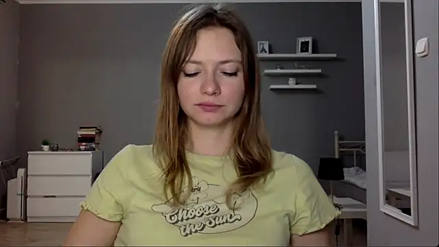 Snapshot of MillieShow chatting on 11.06.25 MillieShow online show from 11.06.25