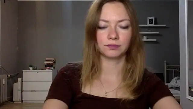 Snapshot of MillieShow chatting on 11.11.25 MillieShow online show from 11.11.25