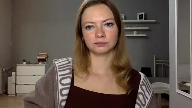 Snapshot of MillieShow chatting on 11.16.25 MillieShow online show from 11.16.25