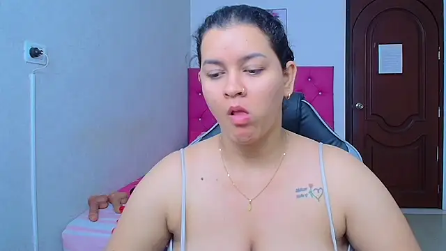 kriss sweetboobs10 online show from 07.26.26