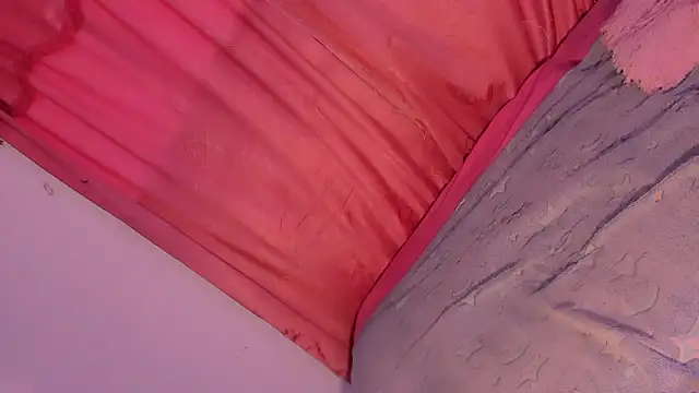 Snapshot of Mariana-ofc chatting on 10.30.25 Mariana-ofc online show from 10.30.25