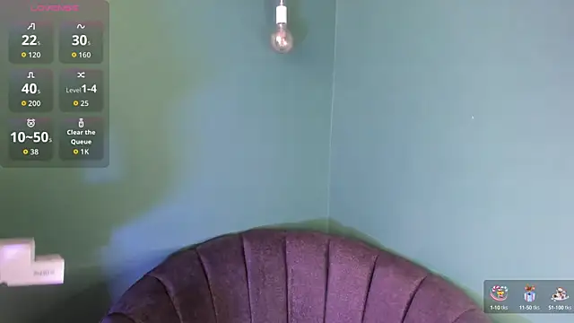 Snapshot of Alice_26_ chatting on 09.17.25 Alice 26 online show from 09.17.25