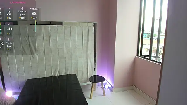 Snapshot of Alice_26_ chatting on 11.25.25 Alice 26 online show from 11.25.25