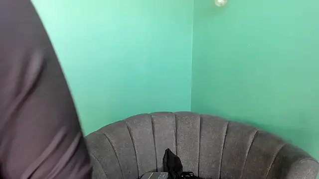 Snapshot of Alice_26_ chatting on 11.29.25 Alice 26 online show from 11.29.25