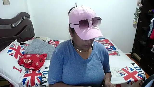 Tu-Reina online show from 10.26.25