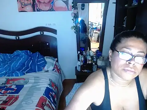 Tu-Reina online show from 12.15.25