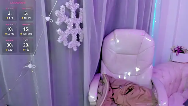 Snapshot of Pretty_Johnson_ chatting on 12.15.25 Pretty Johnson online show from 12.15.25