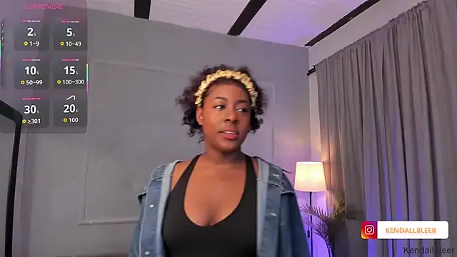 Snapshot of Kendallbleer chatting on 09.11.25 Kendallbleer online show from 09.11.25