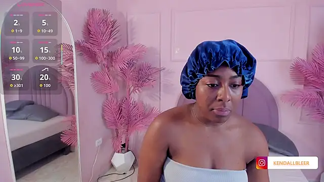 Snapshot of Kendallbleer chatting on 09.18.25 Kendallbleer online show from 09.18.25