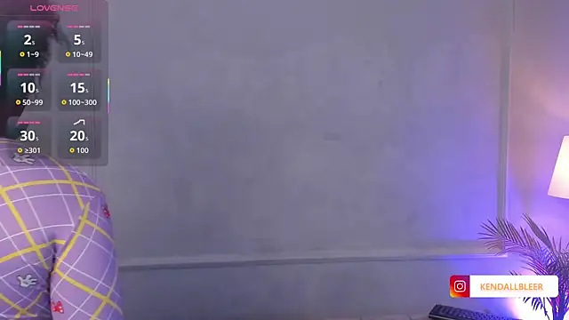 Snapshot of Kendallbleer chatting on 09.25.25 Kendallbleer online show from 09.25.25