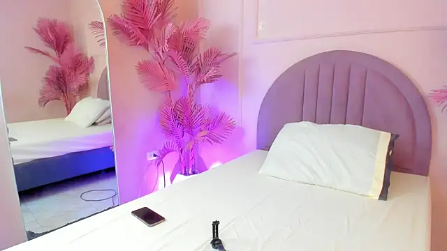 Snapshot of Kendallbleer chatting on 09.28.25 Kendallbleer online show from 09.28.25