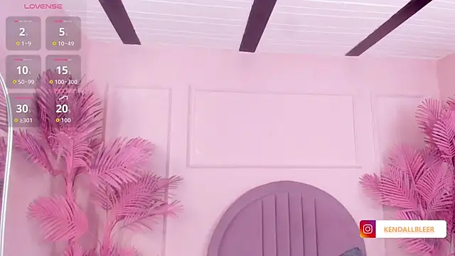 Snapshot of Kendallbleer chatting on 11.13.25 Kendallbleer online show from 11.13.25