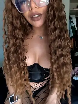 Snapshot of Alyssa_76 chatting on 09.11.25 Alyssa 76 online show from 09.11.25