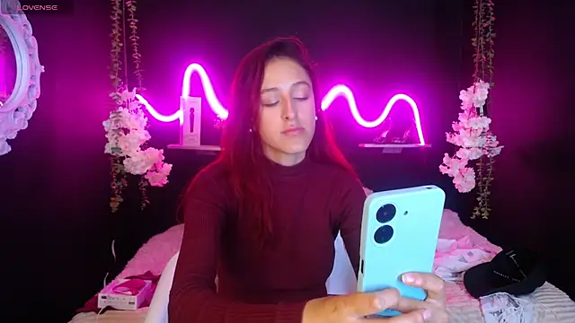 Snapshot of Hairydoll_ chatting on 03.18.25 Hairydoll online show from 03.18.25