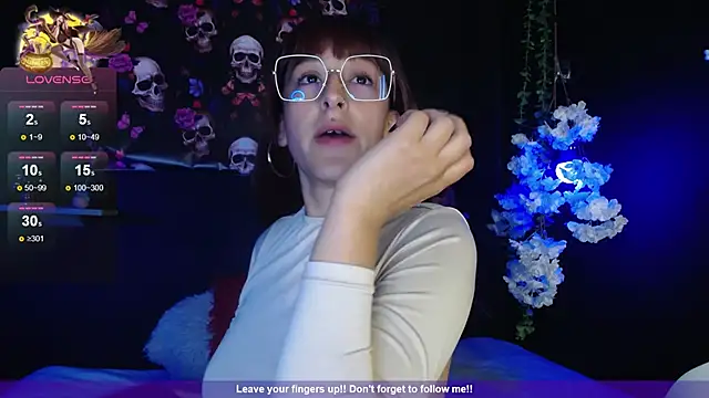 Snapshot of Hairydoll_ chatting on 10.15.25 Hairydoll online show from 10.15.25