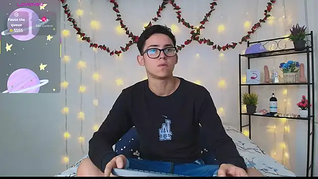 Danny-Swift13 online show from 03.17.25