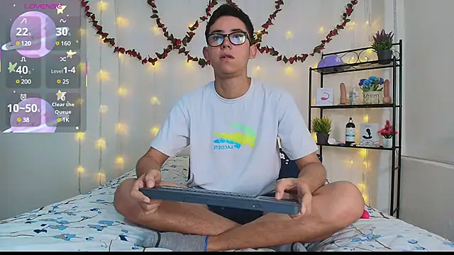 Danny-Swift13 online show from 03.18.25