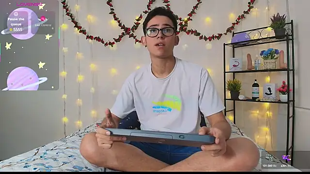 Danny-Swift13 online show from 03.18.25