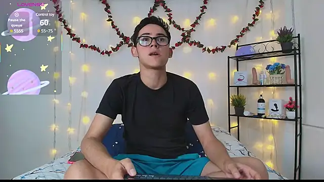 Danny-Swift13 online show from 03.19.25