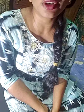 Snapshot of Shalini_telugu09 chatting on 09.13.25 Shalini telugu09 online show from 09.13.25