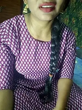 Snapshot of Shalini_telugu09 chatting on 09.18.25 Shalini telugu09 online show from 09.18.25