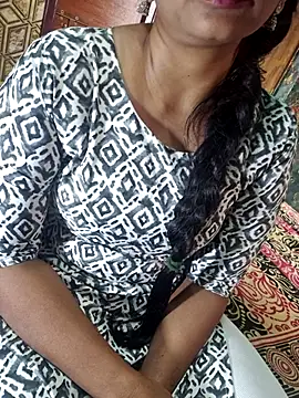 Snapshot of Shalini_telugu09 chatting on 11.26.25 Shalini telugu09 online show from 11.26.25