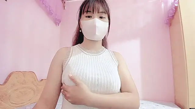 Snapshot of SanaAnika chatting on 10.23.25 SanaAnika online show from 10.23.25