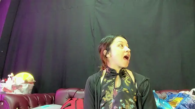 Snapshot of AngelinaBlanc_ chatting on 10.04.25 AngelinaBlanc online show from 10.04.25