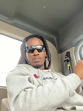 Snapshot of Sir-Tucker chatting on 03.13.25 Sir-Tucker online show from 03.13.25