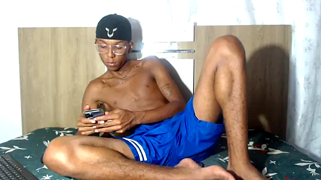 Snapshot of DavidLondo chatting on 06.13.26 DavidLondo online show from 06.13.26