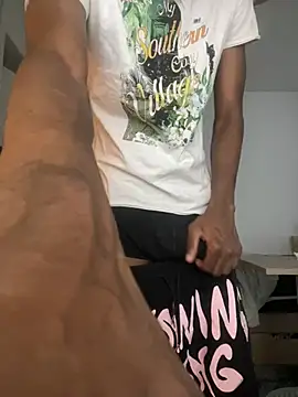 Snapshot of Renoirmonter chatting on 03.17.25 Renoirmonter online show from 03.17.25