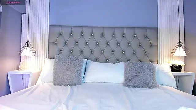 MartinaGracex online show from 10.15.25