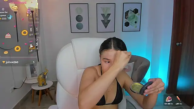 Snapshot of Danaa_Rouse chatting on 09.24.25 Danaa Rouse online show from 09.24.25