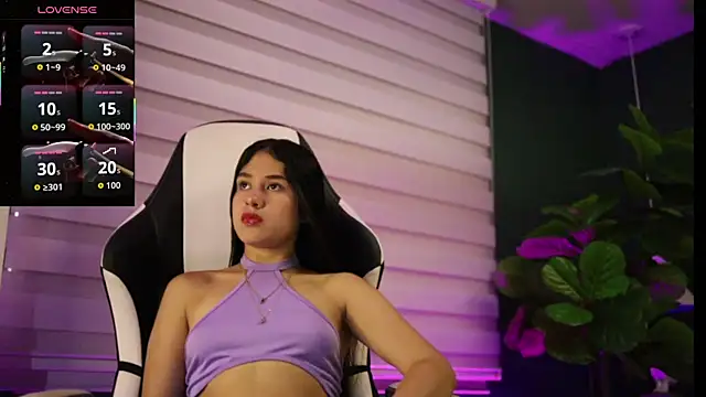 Snapshot of Danaa_Rouse chatting on 11.07.25 Danaa Rouse online show from 11.07.25