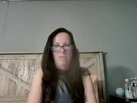 Snapshot of peachgoddess chatting on 03.21.25 peachgoddess online show from 03.21.25