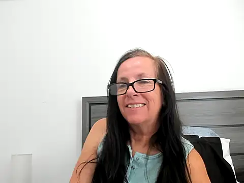 Snapshot of peachgoddess chatting on 09.12.25 peachgoddess online show from 09.12.25