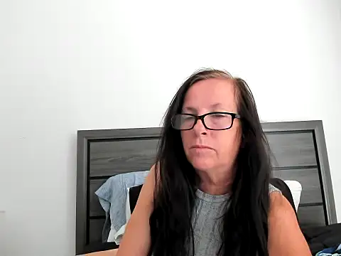 Snapshot of peachgoddess chatting on 09.15.25 peachgoddess online show from 09.15.25