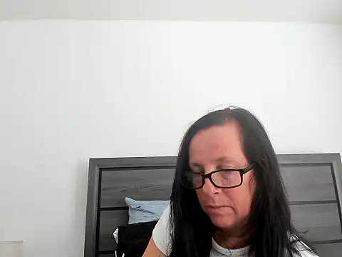 Snapshot of peachgoddess chatting on 09.27.25 peachgoddess online show from 09.27.25