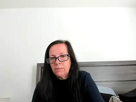 Snapshot of peachgoddess chatting on 10.02.25 peachgoddess online show from 10.02.25