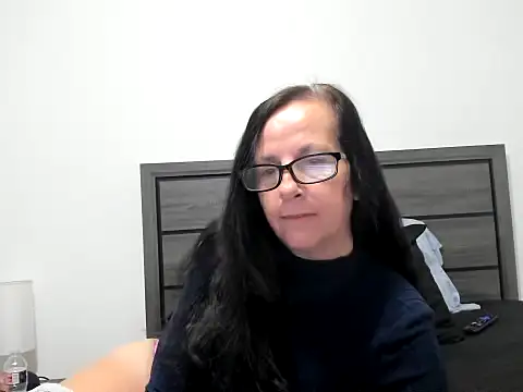 Snapshot of peachgoddess chatting on 10.22.25 peachgoddess online show from 10.22.25