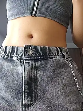 Snapshot of Miss-Dannie chatting on 12.16.25 Miss-Dannie online show from 12.16.25