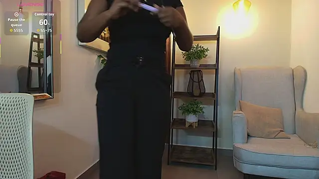 Snapshot of Coral_Lise chatting on 09.26.25 Coral Lise online show from 09.26.25