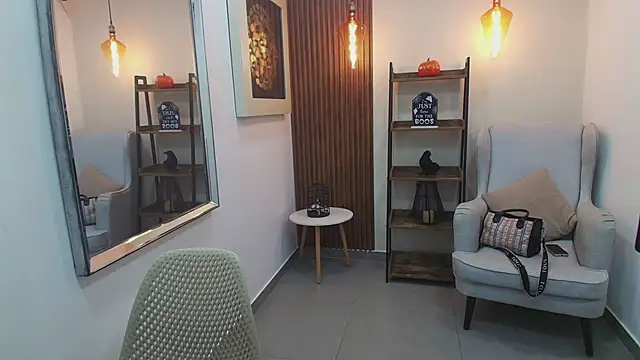 Snapshot of Coral_Lise chatting on 10.25.25 Coral Lise online show from 10.25.25