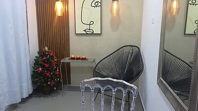 Snapshot of Coral_Lise chatting on 12.05.25 Coral Lise online show from 12.05.25