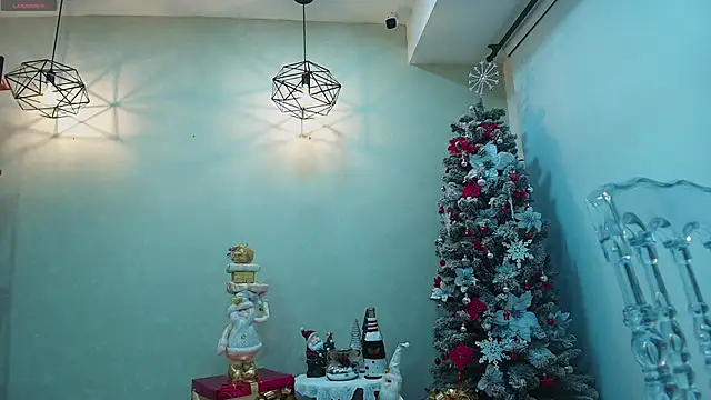 Coral Lise online show from 12.16.25