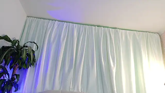 YuliethPetite online show from 07.17.26