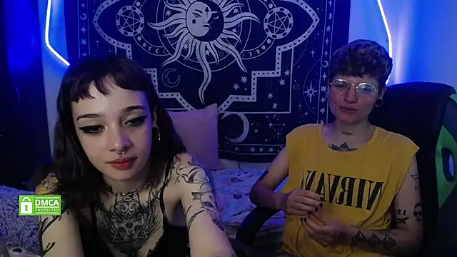 lovelockedlips online show from 03.16.25