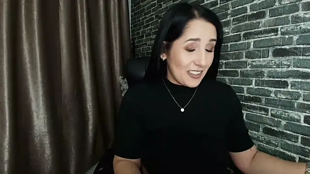 Snapshot of missdyaa chatting on 10.20.25 missdyaa online show from 10.20.25