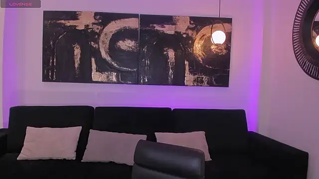 CandaseRussell online show from 02.04.26