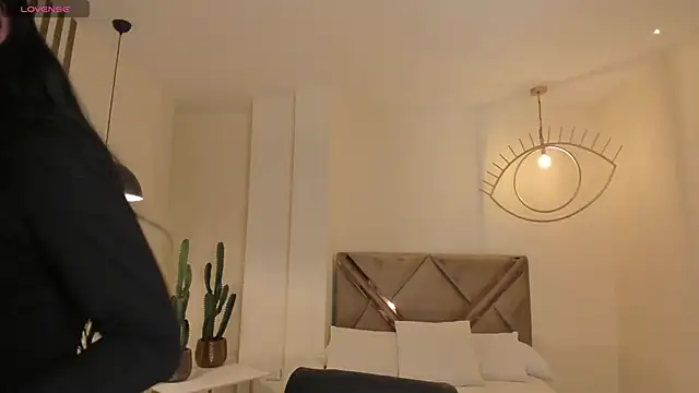 AmaliaCrus online show from 11.27.25